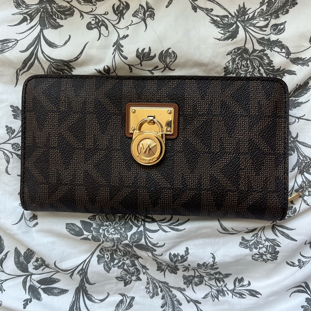 Michael Kors Hamilton Wallet